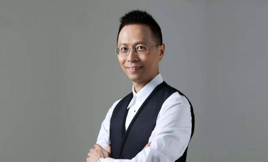 高俊伟恼羞成怒，道：你这是给脸不要脸。